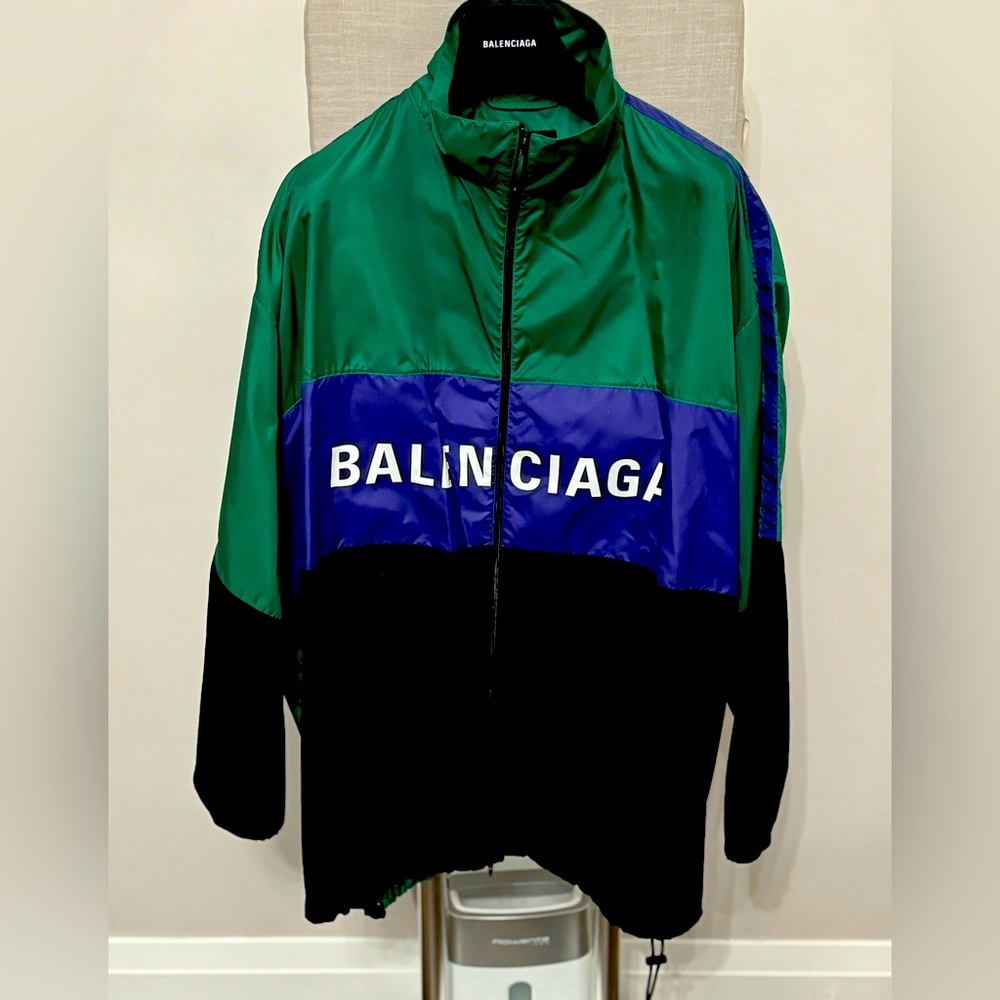 Balenciaga Grey-Black Classic Jacket – Timeless Sophistication, Modern Edge